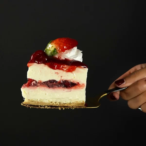 White Chocolate and Strawberry Cheesecake Eggless